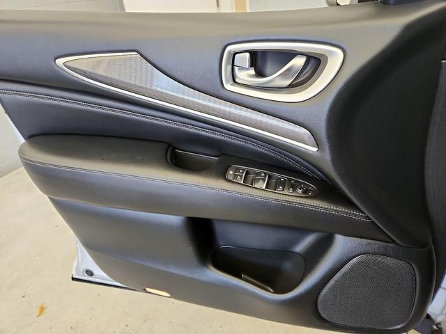 Photo of 2018 Gray INFINITI QX60