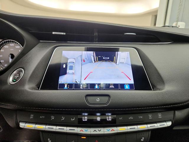 Photo of 2022 White Cadillac XT4