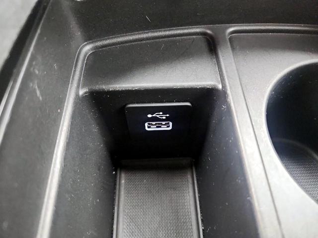 Photo of 2022 White Acura RDX