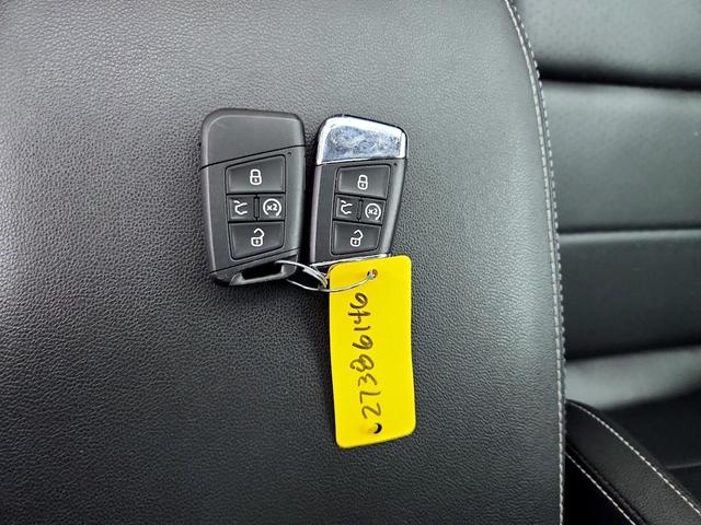 Photo of 2023 Blue Volkswagen Atlas
