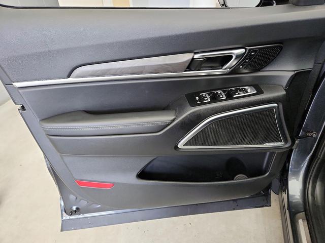 Photo of 2024 Gray Kia Telluride