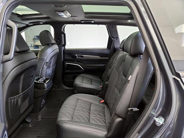 Photo of 2024 Gray Kia Telluride
