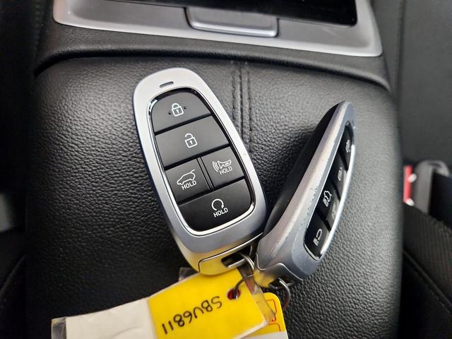 Photo of 2023 Gray Hyundai TUCSON