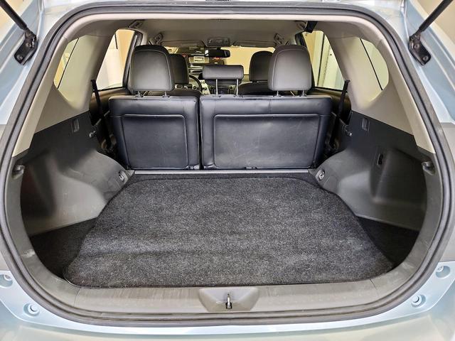 Photo of 2013 Blue Toyota Prius v