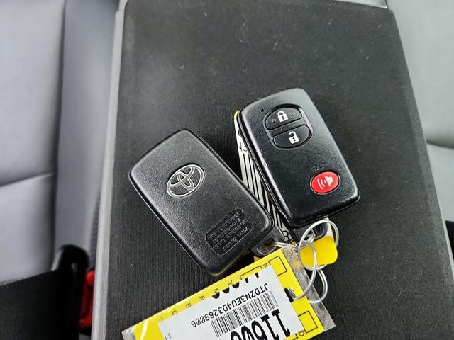 Photo of 2013 Blue Toyota Prius v