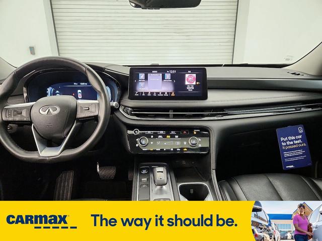 Photo of 2024 White INFINITI QX60