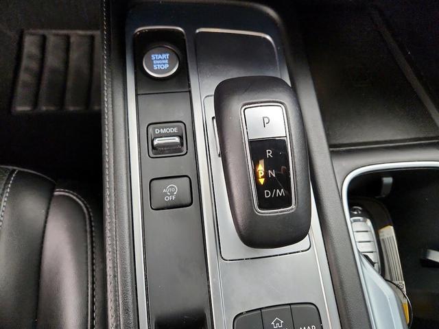 Photo of 2024 White INFINITI QX60
