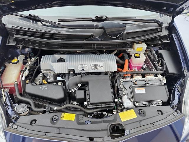 Photo of 2014 Blue Toyota Prius