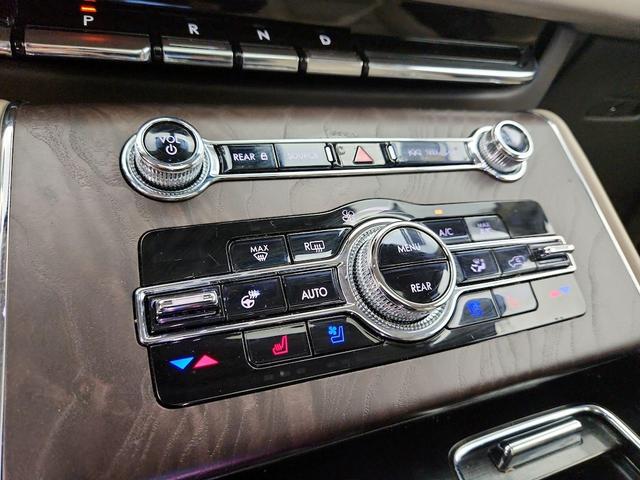Photo of 2022 Blue Lincoln Aviator