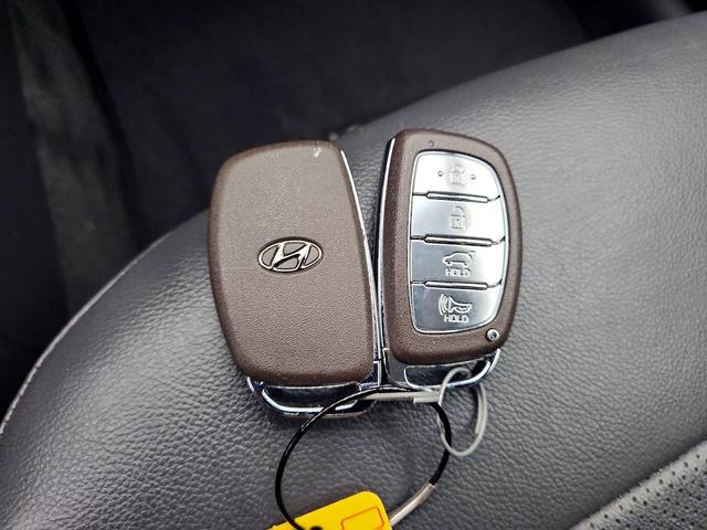Photo of 2019 Gray Hyundai IONIQ Hybrid