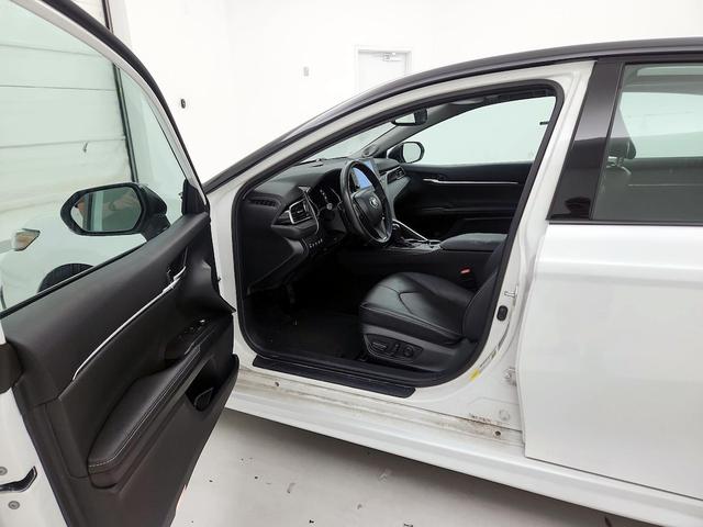 Photo of 2024 White Toyota Camry