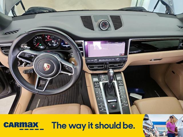Photo of 2019 Black Porsche Macan