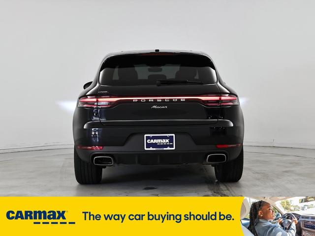 Photo of 2019 Black Porsche Macan
