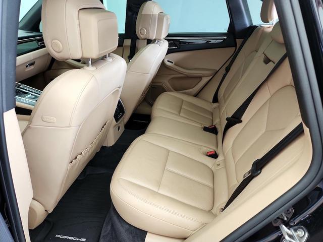 Photo of 2019 Black Porsche Macan