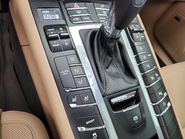 Photo of 2019 Black Porsche Macan