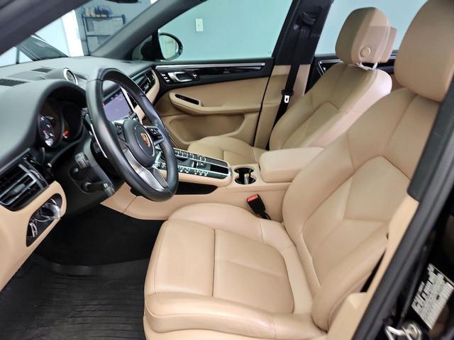 Photo of 2019 Black Porsche Macan