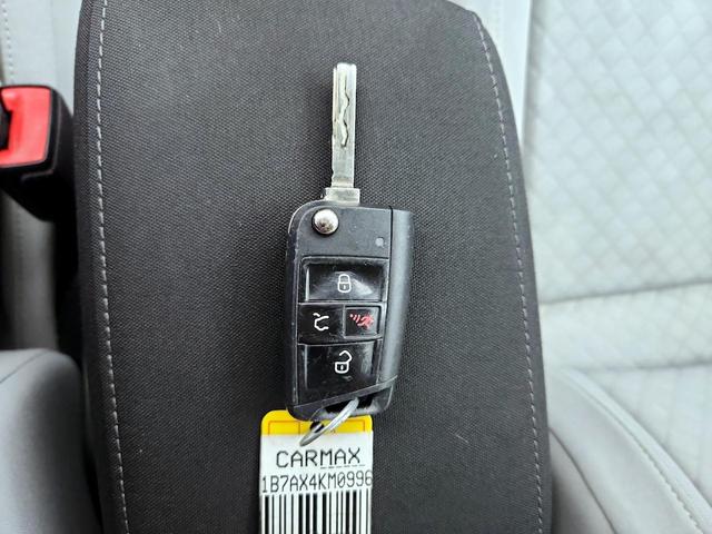 Photo of 2019 Gray Volkswagen Tiguan