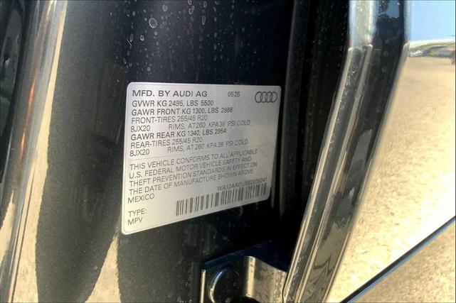 Photo of 2025 Tambora Gray Metallic Audi Q5