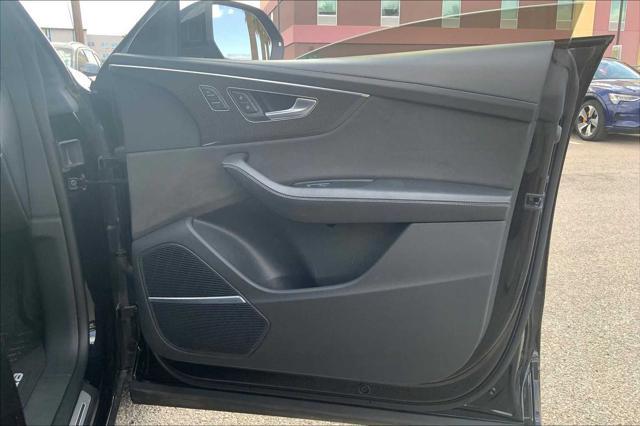 Photo of 2023 Mythos Black Metallic Audi SQ8