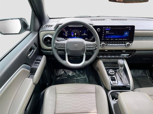 Photo of 2024 Summit White Chevrolet Colorado