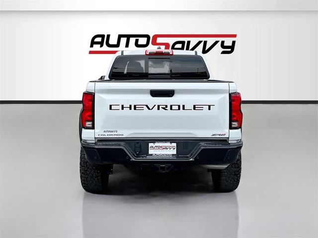 Photo of 2024 Summit White Chevrolet Colorado