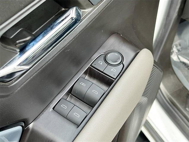 Photo of 2024 Summit White Chevrolet Colorado