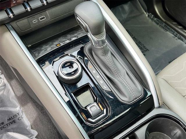 Photo of 2024 Summit White Chevrolet Colorado