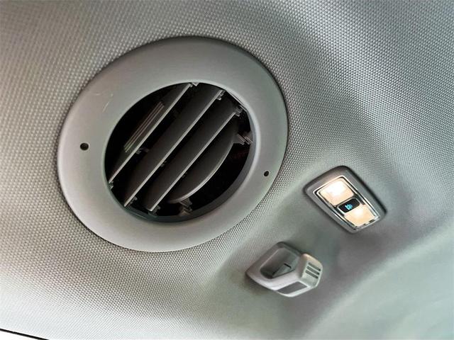 Photo of 2024 Carbonized Gray Metallic Ford Explorer