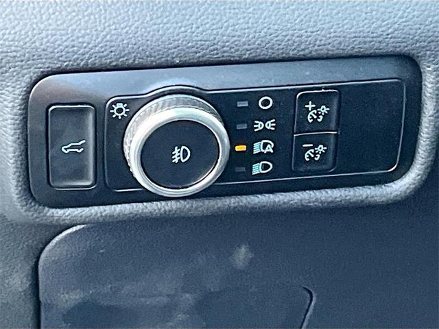 Photo of 2024 Carbonized Gray Metallic Ford Explorer