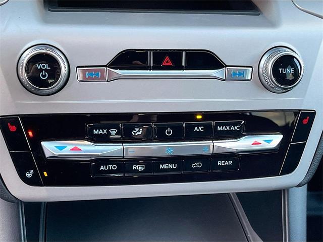 Photo of 2024 Carbonized Gray Metallic Ford Explorer