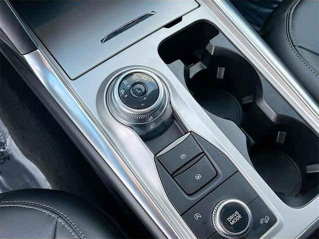 Photo of 2024 Carbonized Gray Metallic Ford Explorer