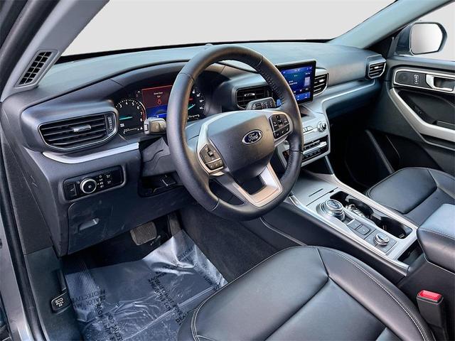 Photo of 2024 Carbonized Gray Metallic Ford Explorer
