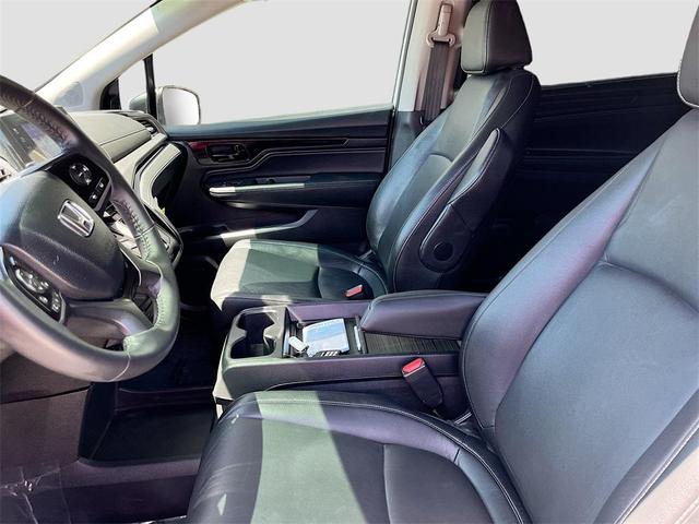 Photo of 2024 Light Blue Honda Odyssey