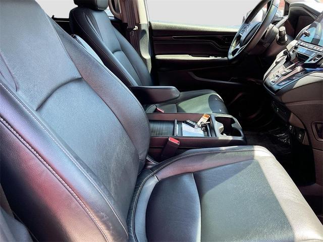 Photo of 2024 Light Blue Honda Odyssey