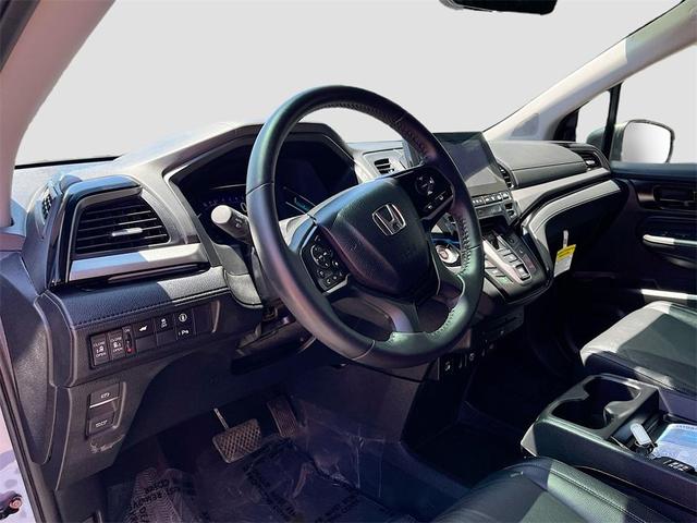 Photo of 2024 Light Blue Honda Odyssey
