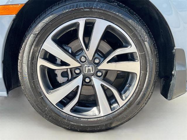 Photo of 2024 Light Blue Honda Odyssey