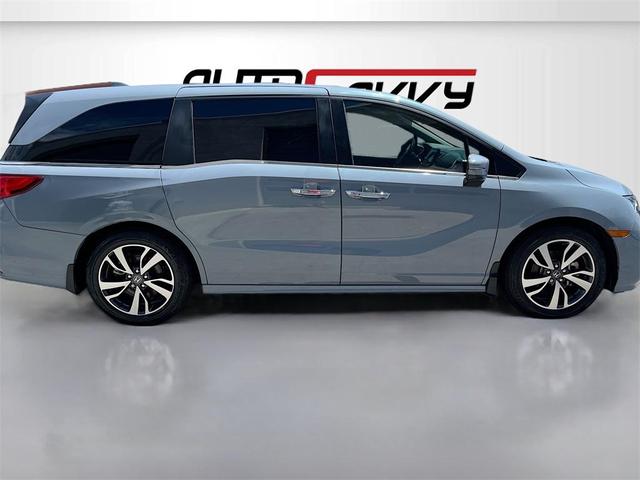 Photo of 2024 Light Blue Honda Odyssey
