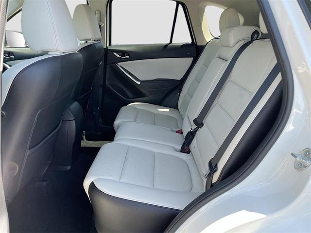 Photo of 2016 Crystal White Pearl Mazda CX-5