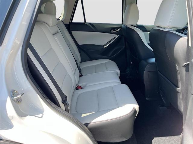 Photo of 2016 Crystal White Pearl Mazda CX-5