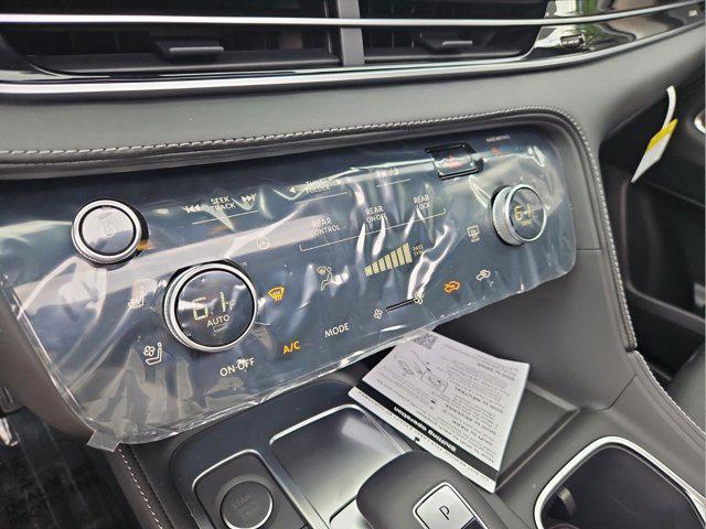 Photo of 2025 Majestic White INFINITI QX60
