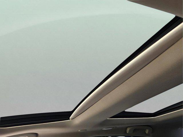 Photo of 2017 Brilliant Silver Nissan Maxima