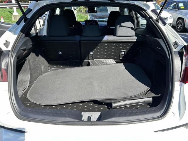 Photo of 2021 White Toyota C-HR