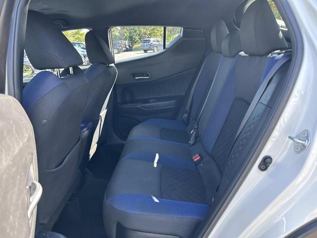 Photo of 2021 White Toyota C-HR