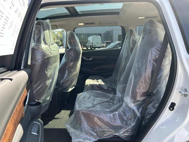 Photo of 2025 Crystal White Pearl Subaru Ascent