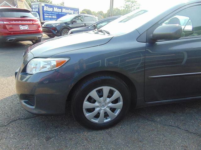 Photo of 2010 GRAY Toyota Corolla