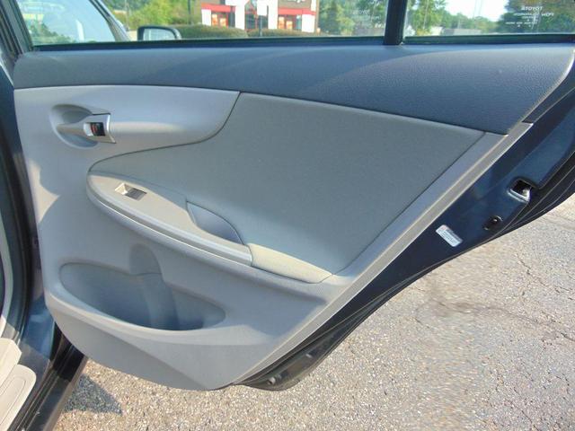 Photo of 2010 GRAY Toyota Corolla