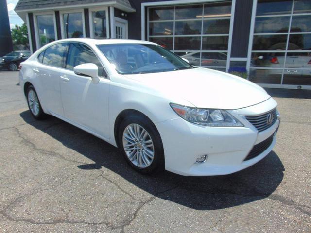 Photo of 2015 WHITE Lexus ES 350