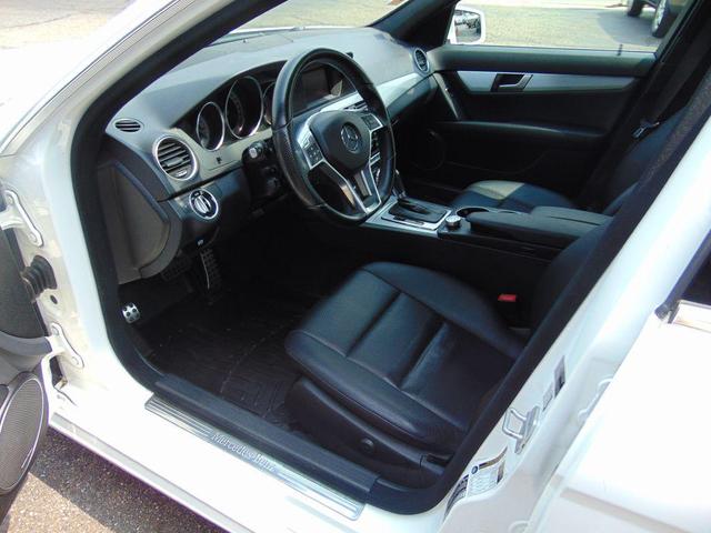 Photo of 2014 WHITE Mercedes-Benz C-Class