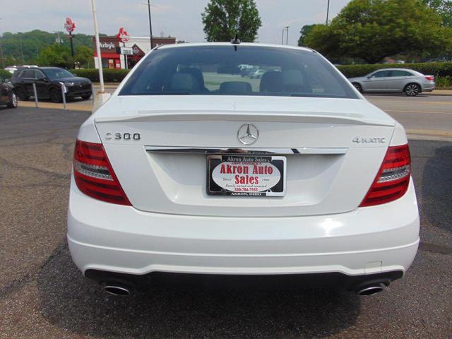 Photo of 2014 WHITE Mercedes-Benz C-Class