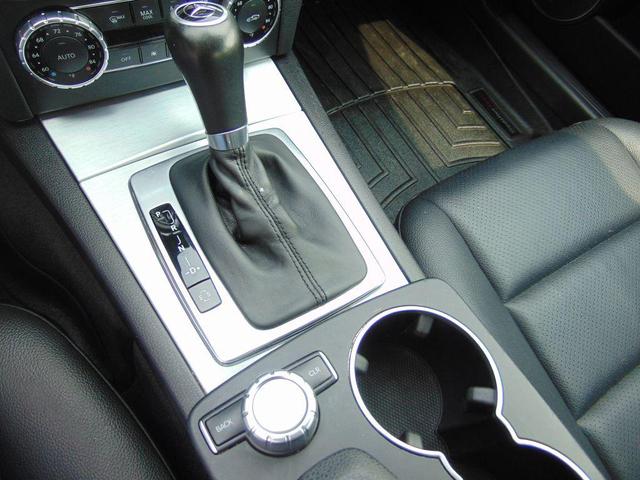 Photo of 2014 WHITE Mercedes-Benz C-Class